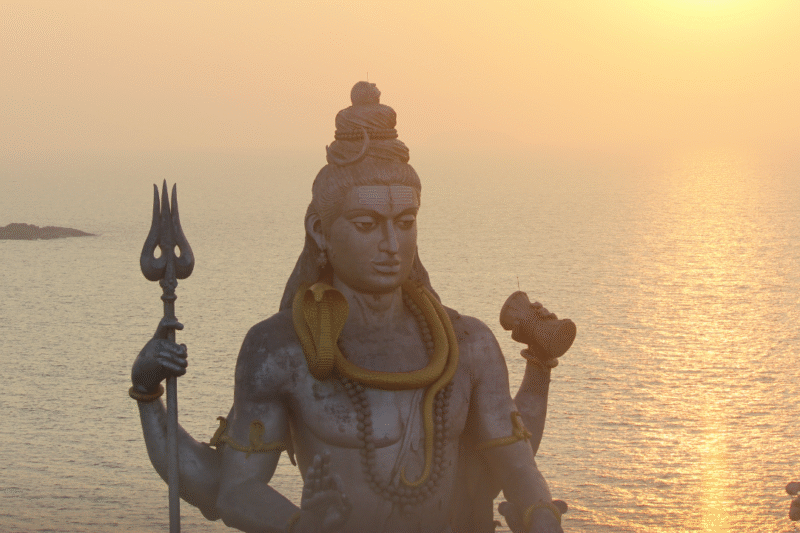 मंगलवार की शिव आरती: शिव शंकर आरती, ॐ जय शिव ओंकार के लिरिक्स